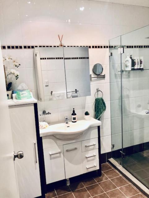 Hotel Style Monterey Guest Studio Near Hospitals, Beach And Airport シドニー エクステリア 写真